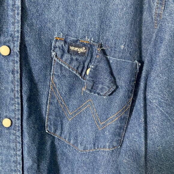 Vintage Wrangler pearl snap collared button front long sleeve denim jean shirt - Picture 4 of 9